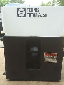 Tennis Tutor ProLite w/oscillation battery ball machine