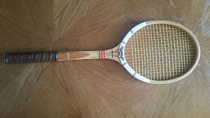 Dunlop Tennis Racquet Maxply Fort Wooden Medium 4 5/8  Grip - Made in England