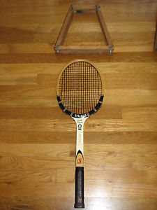 RARE! VINTAGE PANCHO GONZALES SPALDING SIGNATURE WOODEN TENNIS RACKET