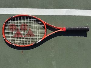 ATP PRO STOCK – modified Yonex VCORE Tour 97 (350g) (Wawrinka) 4 1/2