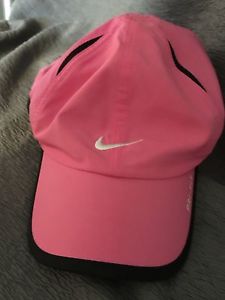 HOT PINK NIKE Men-Women's Runner Cap DRI-FIT Golf-Tennis Featherlight NWOT