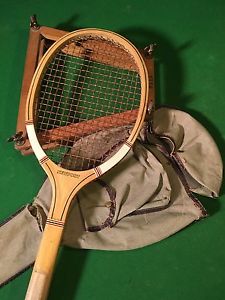 VINTAGE WRIGHT & DITSON AMERICAN EAGLE NEWPORT WOOD TENNIS RACKET W/ BAG & PRESS