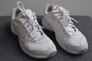 Nike White Tenni