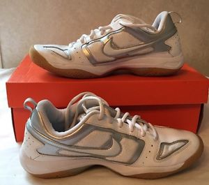 NIKE Multicourt 7 Shoes Women's Size 8 White/Silver/Grey