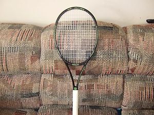 WILSON TENNIS RACKET. BLADE 98S . A LITTLE USED. 4 1/4