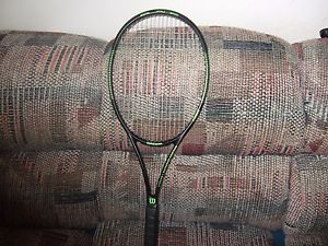 WILSON TENNIS RACKET. BLADE 98 . A LITTLE USED. 4 1/4