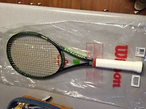 USED -Wilson Blade 98 (16x19) Tennis Racquet 4-3/8