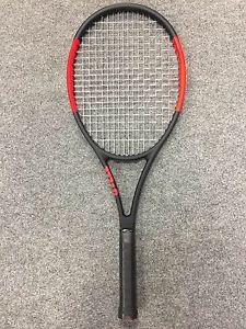 Wilson Pro Staff 97 2017 STRUNG 4 1/4 (Tennis Racket Matte Black 315g 11.1oz)