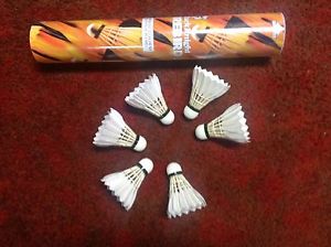 Badminton Feather Shuttles/Badminton Mavis 300 Nylon Shuttles
