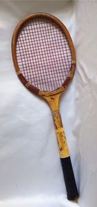 VINTAGE WRIGHT & DITSON COMET WOOD TENNIS RACQUET