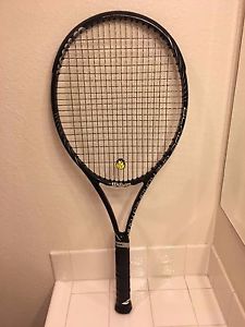 Wilson Blade 104 Amplifeel tennis racquet - great condition!