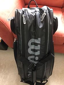 Wilson Tour V 9 Pack Tennis Bag - Black