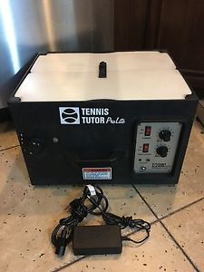 TENNIS TUTOR PROLITE TENNIS MACHINE WITH SMART CHARGER AND NEW BATTERY