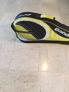 BABOLAT TENNIS BAG HOLDS UP TO 4 RAQUETS