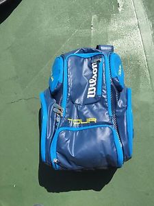 WILSON V TOUR TENNIS BACKPACK NEW  BLUE