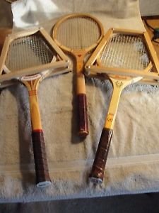 3 VINTAGE WOOD TENNIS RACKETS - SPALDING,BANCROFT,MAXPLY - 2 w/PRESSES - LOT U15