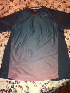 Nike Tennis Men's T-Shirt Size M Gray Fades To Orange Polka Dots Dri-Fit