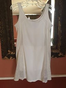 Women's Nike White, tennis dress Size Med (8-10) Built In Shorts And Bra Liner