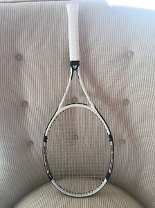 Boris Becker Delta Core Melbourne Tennis Racquet --  4 3/8 L3