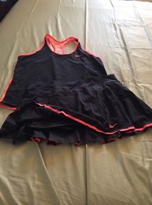 Women's Nike Tennis Outfit, XL