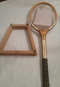 VINTAGE VICKI PRESIDENT NEW MODEL SPECIAL SELECTION WOODEN WOOD TENNIS RACQUET