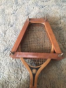 VINTAGE SPALDING WOOD TENNIS RACQUET NASSAU No.6