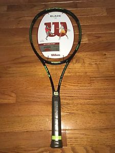 2015 Wilson Blade 98 18x20 Grip 4 3/8