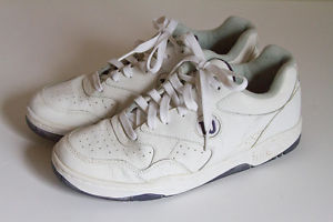 Mens AVENGER Wilson GRASS COURT TENNIS SHOES Size 8 White Leather preowned