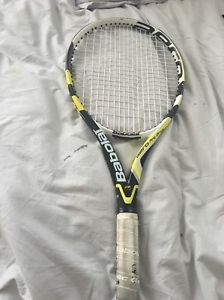 Babolat Aero Pro Drive 4 3/8 Plus Bonus Strings