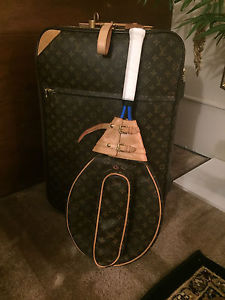 Louis Vuitton Luggage Sac Tennis Racquet Cover and Ball Pouch! Make an Offer!!