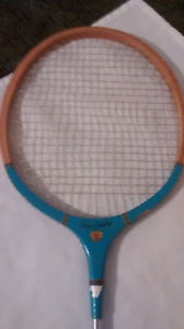 ANTIQUE VINTAGE TOWN COUNTRY WOOD TENNIS RACQUET RACKET BRIGHT BLUE