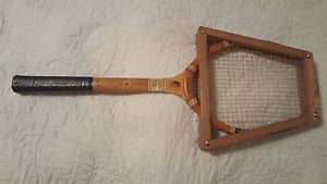 VINTAGE WRIGHT & DITSON WOODEN TENNIS RACQUET ENDORSED/USED  MARY BROWNE VICTORY