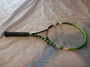 Babolat Full Graphite Tennis Racquet Weight: 9.5oz Headsize: 660cm// 102 sq in