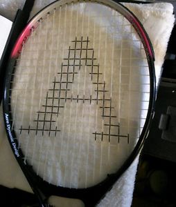 Aero dynamic design tournament Edge tennis racket