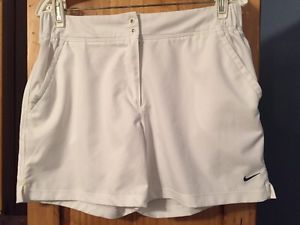 Women's Nike Fit Dry Tennis White Athletic Shorts Size M (8/10)