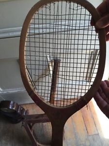 ANTIQUE VINTAGE MADE "Wright  Ditson CHAMPION" CIRCA 1910S WOOD TENNIS RACKET