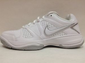 Nike City Court VII. Womens Tennis Shoes. US Womens Sizes 6-7. 488136. 101.