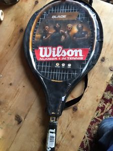 Wilson Blade 25in Junior racquet. Junior tennis. 25 inch 25