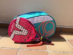 Pala padel VAIRO y bolsa paletero Artengo